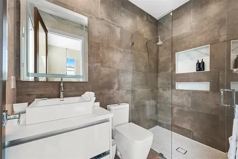 1319 Seminole Drive Fort Lauderdale FL 33304