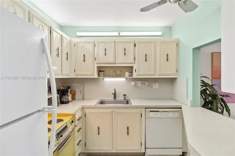 5661 SW 2nd Court Margate FL 33068
