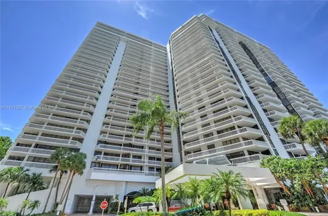 20281 E Country Club Drive Aventura FL 33180