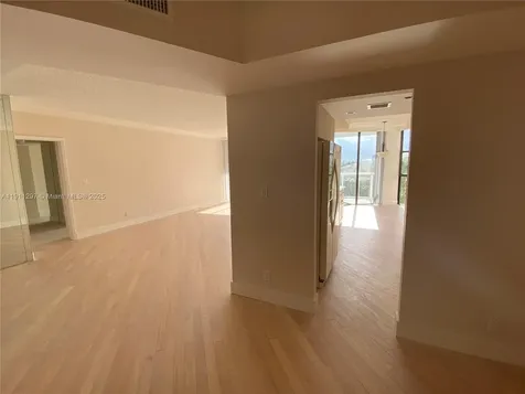 20281 E Country Club Drive Aventura FL 33180
