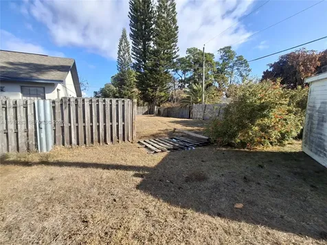 1581 SE Sutton Street Port St. Lucie FL 34983