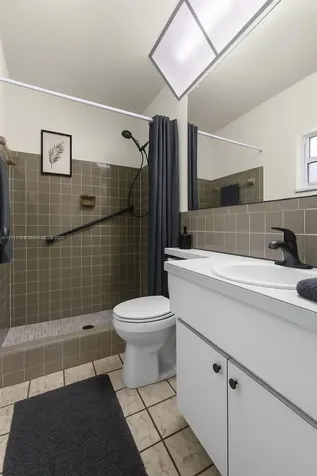 6102 NW 68th Terrace Tamarac FL 33321