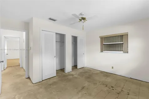 6102 NW 68th Terrace Tamarac FL 33321