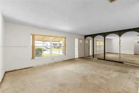 6102 NW 68th Terrace Tamarac FL 33321