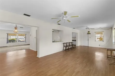 6102 NW 68th Terrace Tamarac FL 33321