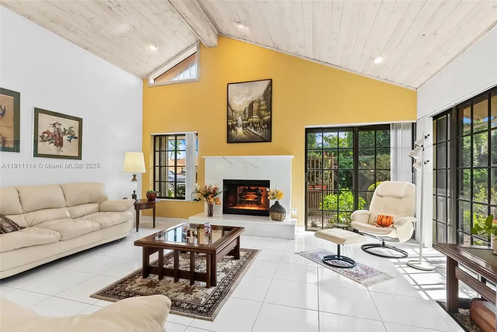 7665 Sierra Drive W Boca Raton FL 33433