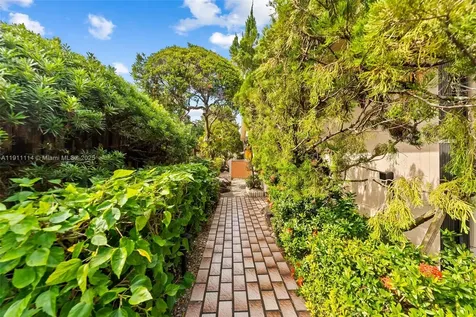 7665 Sierra Drive W Boca Raton FL 33433