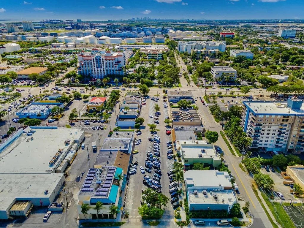 1083 SE 17th Street Fort Lauderdale FL 33316