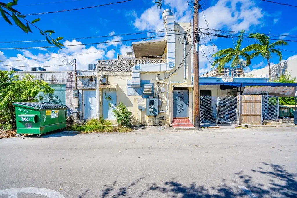 1083 SE 17th Street Fort Lauderdale FL 33316