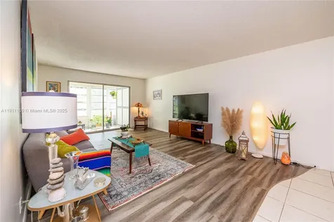 2101 Lucaya Bend Coconut Creek FL 33066
