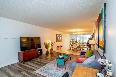 2101 Lucaya Bend Coconut Creek FL 33066