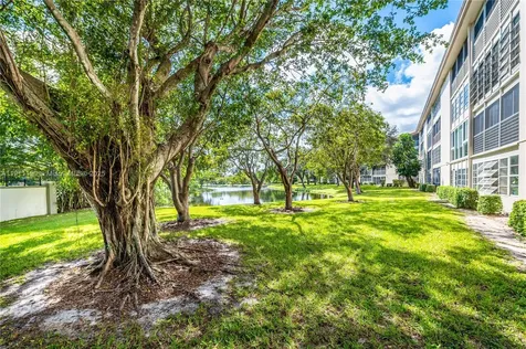 2101 Lucaya Bend Coconut Creek FL 33066