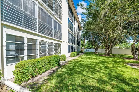 2101 Lucaya Bend Coconut Creek FL 33066