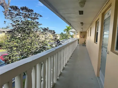 2112 NE 1st Way Boynton Beach FL 33435