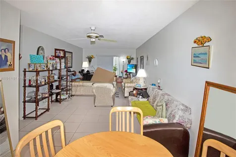 2112 NE 1st Way Boynton Beach FL 33435