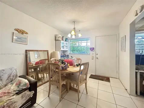 2112 NE 1st Way Boynton Beach FL 33435