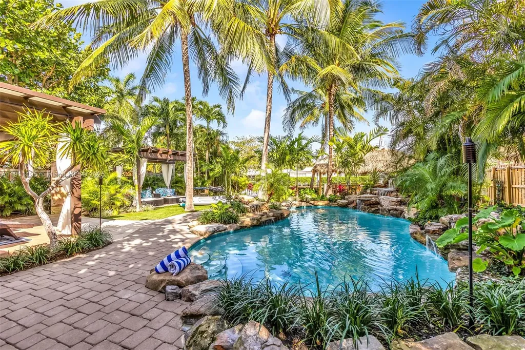 2004 NE 17th Way Fort Lauderdale FL 33305