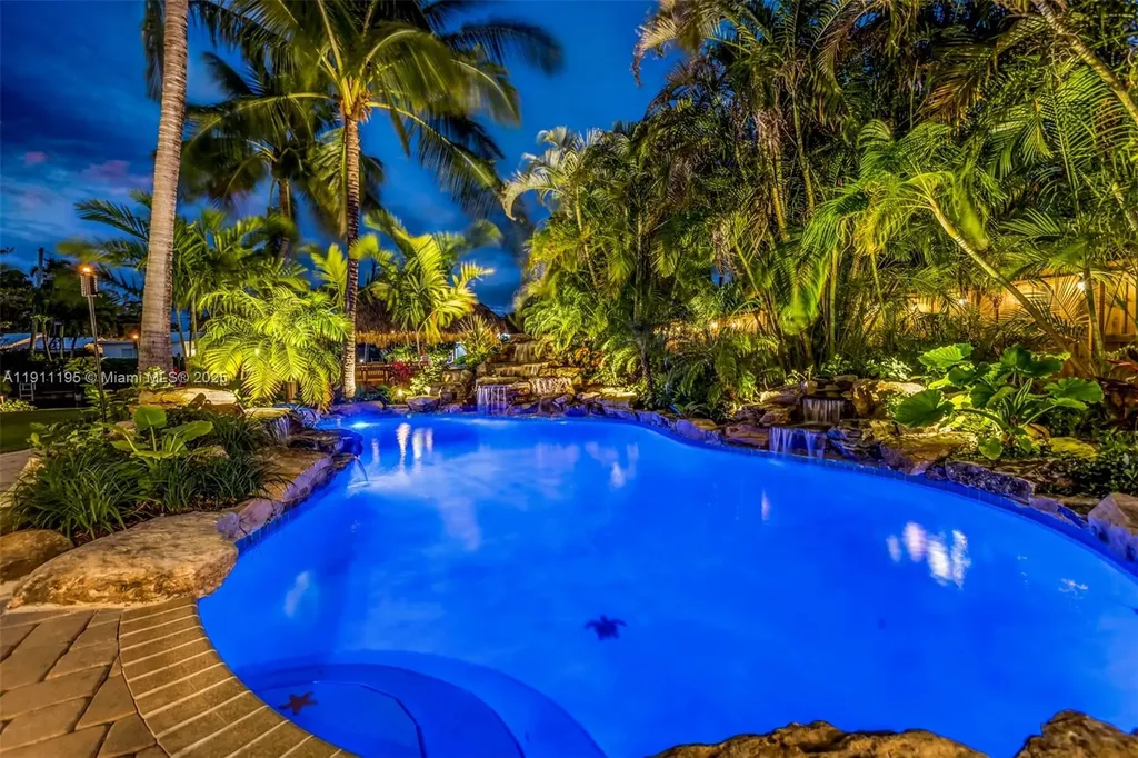 2004 NE 17th Way Fort Lauderdale FL 33305