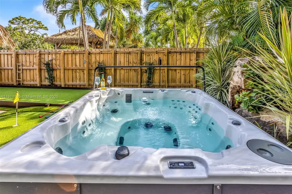 2004 NE 17th Way Fort Lauderdale FL 33305