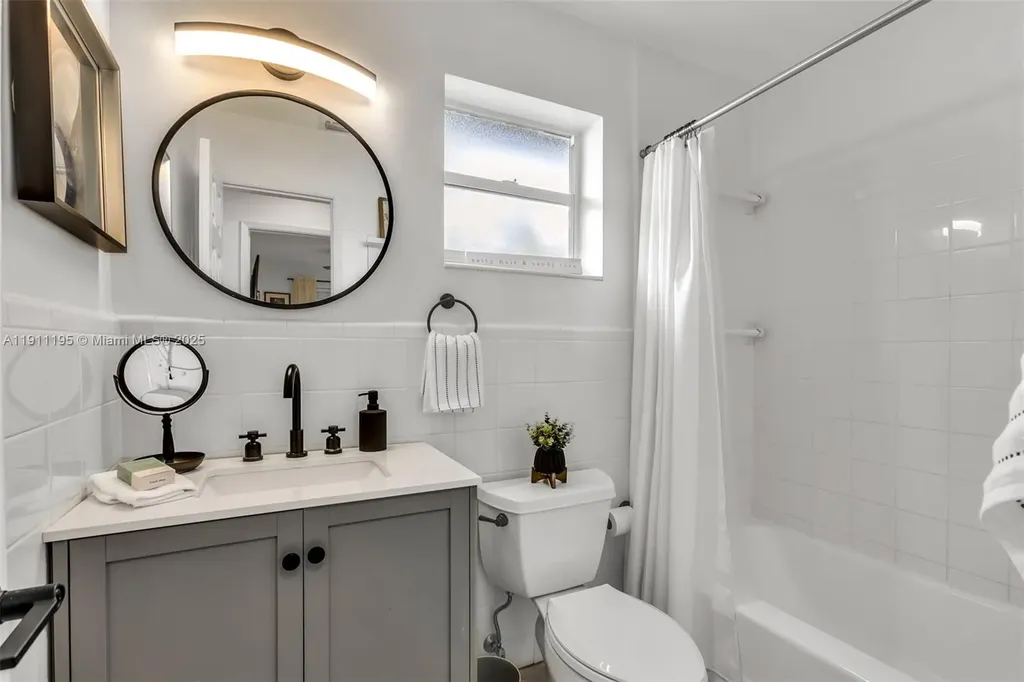 2004 NE 17th Way Fort Lauderdale FL 33305