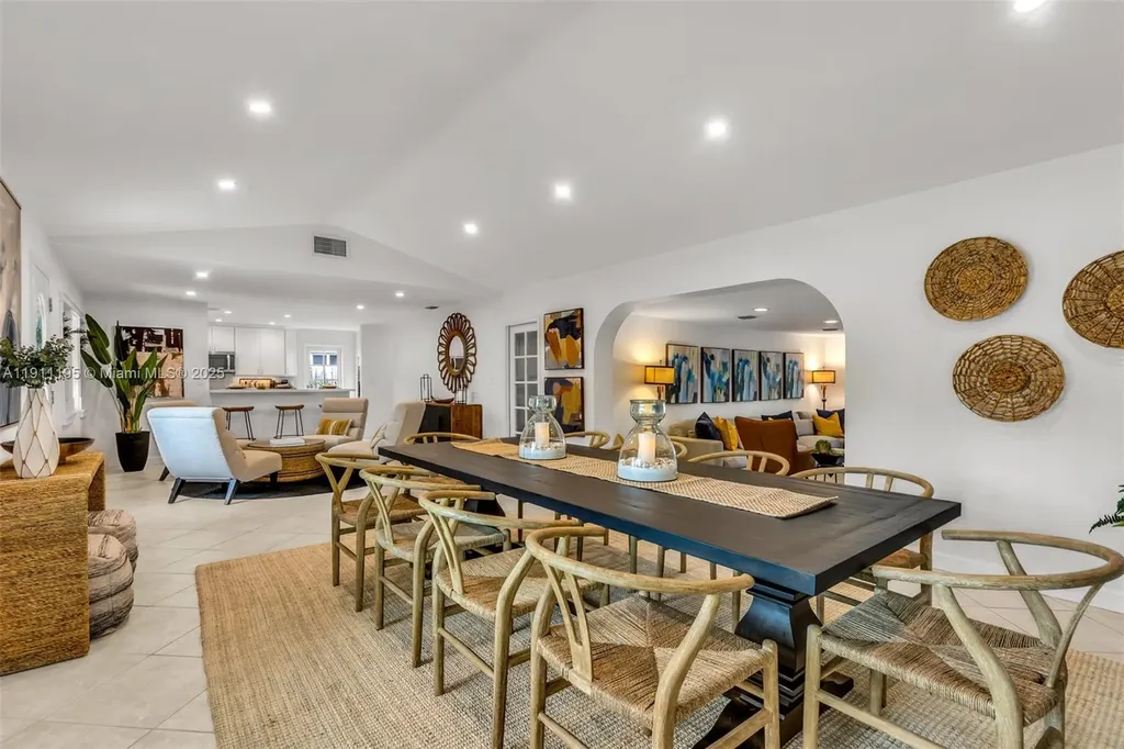 2004 NE 17th Way Fort Lauderdale FL 33305