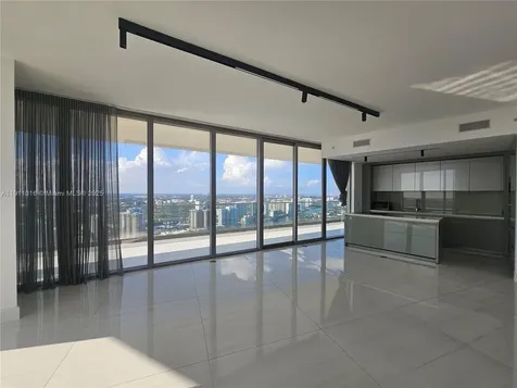 18975 Collins Avenue Sunny Isles Beach FL 33160