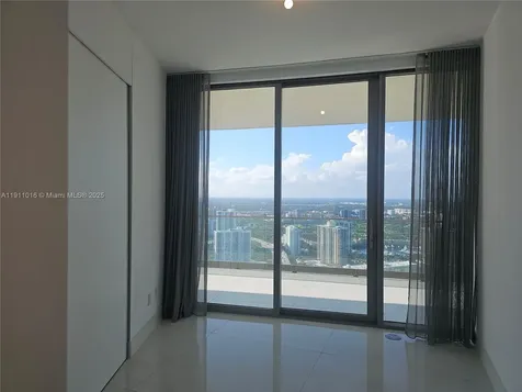 18975 Collins Avenue Sunny Isles Beach FL 33160