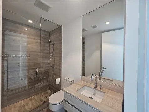 18975 Collins Avenue Sunny Isles Beach FL 33160