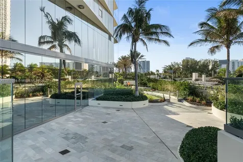 18975 Collins Avenue Sunny Isles Beach FL 33160