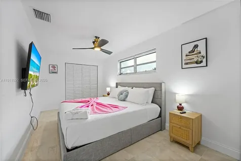 2827 Adams Street Hollywood FL 33020