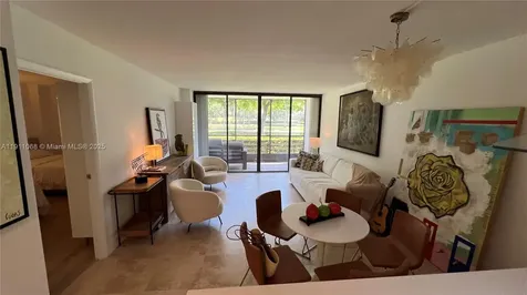 20500 W Country Club Drive Aventura FL 33180