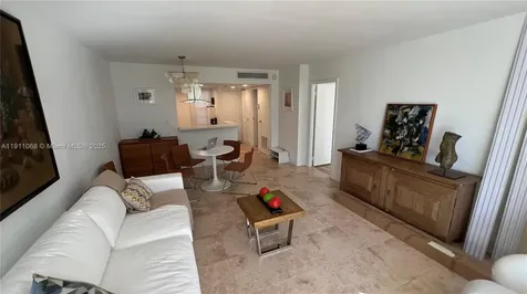 20500 W Country Club Drive Aventura FL 33180