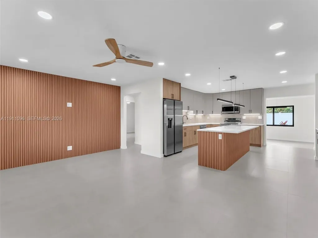 2120 NE 55th Court Fort Lauderdale FL 33308