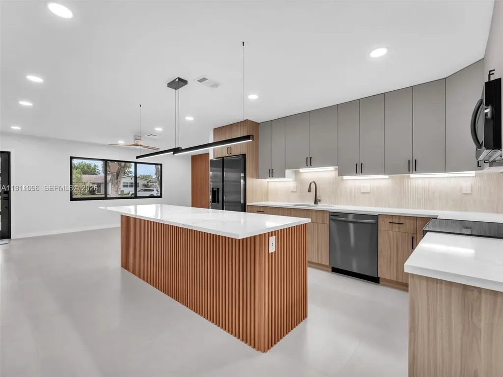 2120 NE 55th Court Fort Lauderdale FL 33308