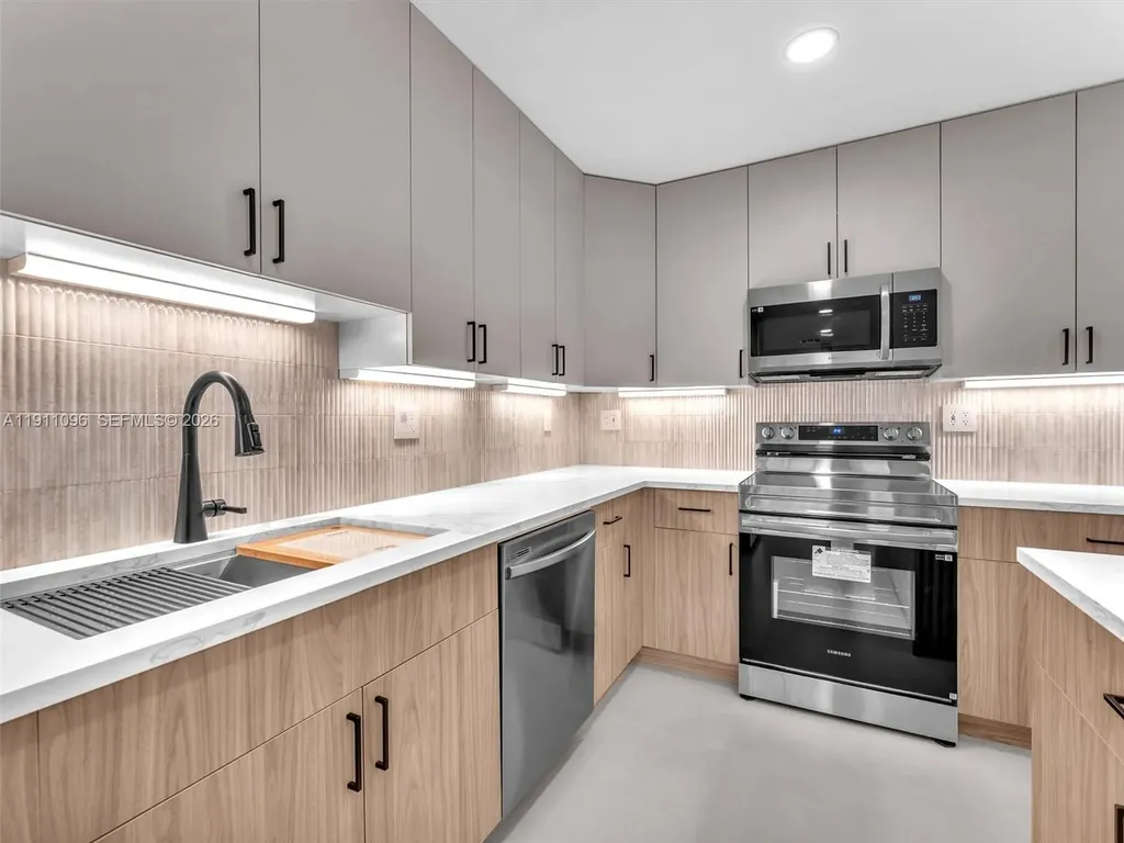 2120 NE 55th Court Fort Lauderdale FL 33308