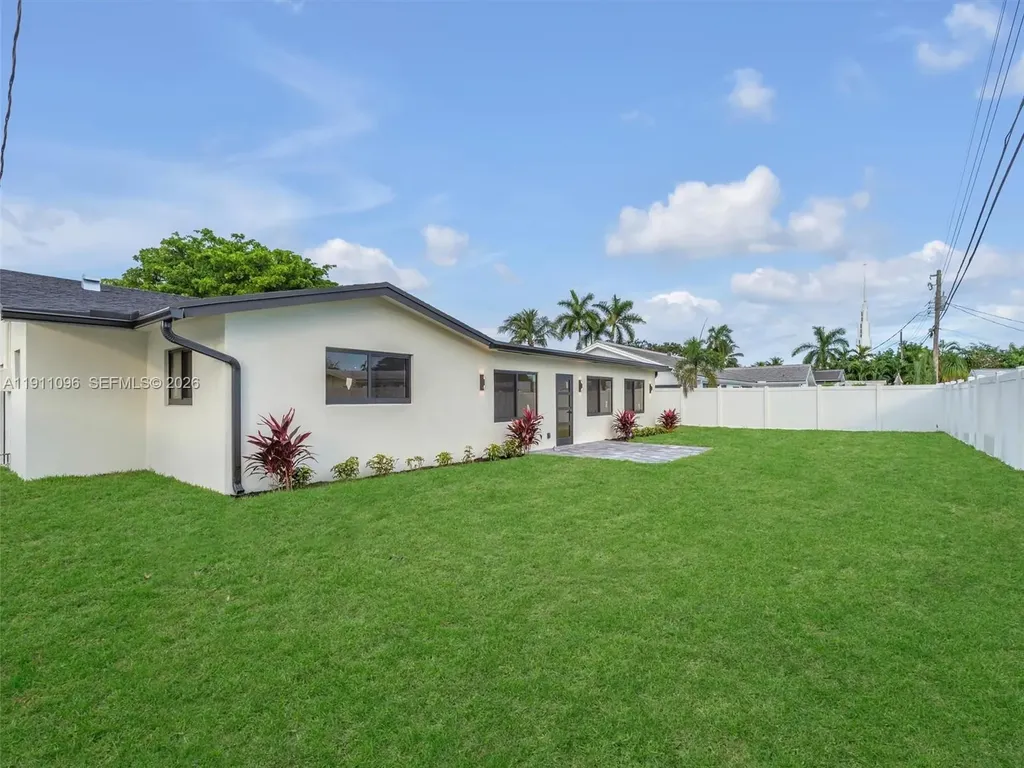 2120 NE 55th Court Fort Lauderdale FL 33308