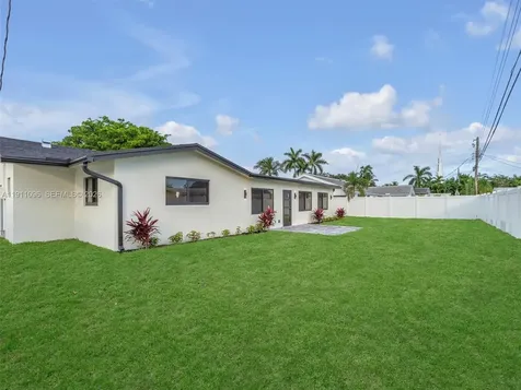 2120 NE 55th Court Fort Lauderdale FL 33308