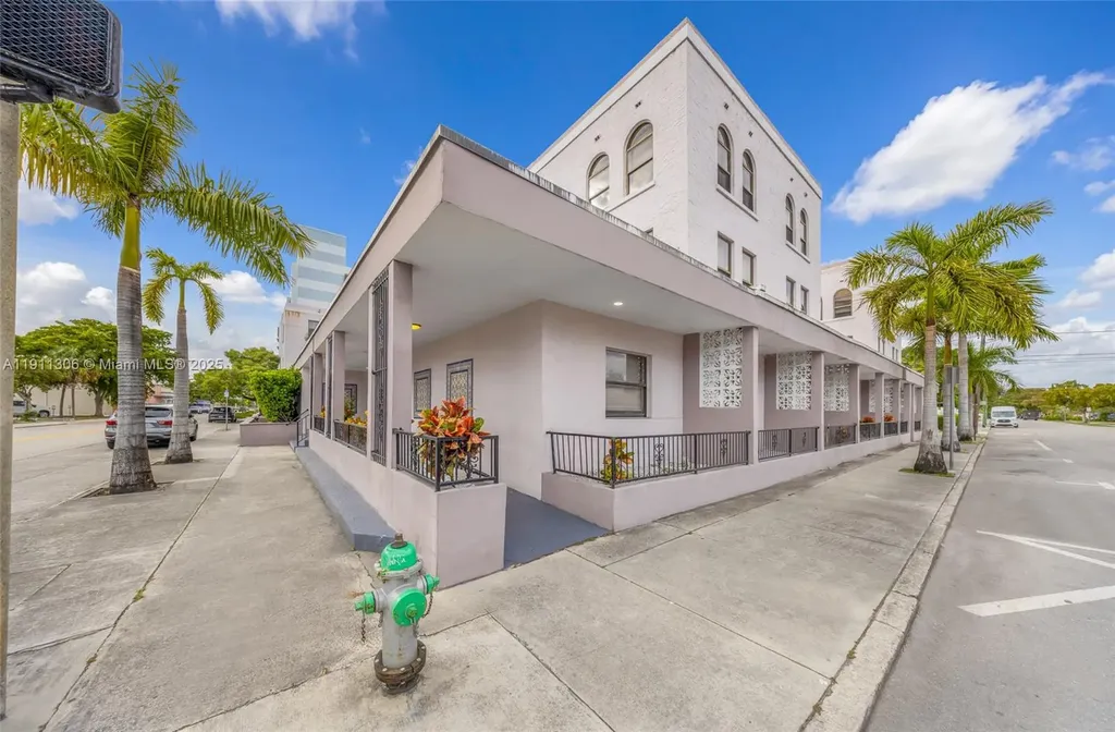 2001 Polk Street Hollywood FL 33020