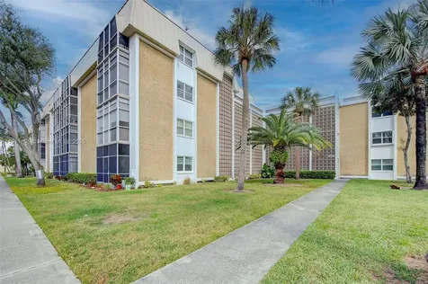 3020 NE 16th Avenue Oakland Park FL 33334