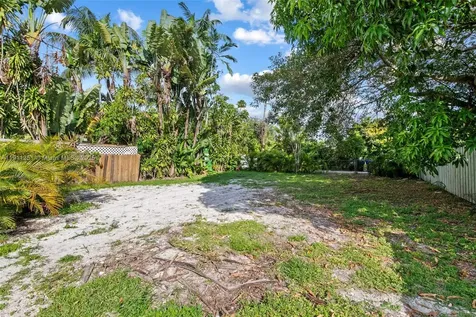 2226-2243 Cleveland Street Hollywood FL 33020