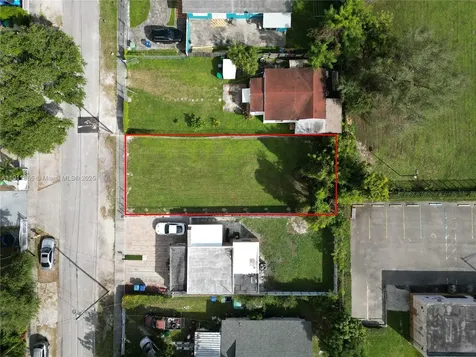 2368 NW 55th Street Miami FL 33142