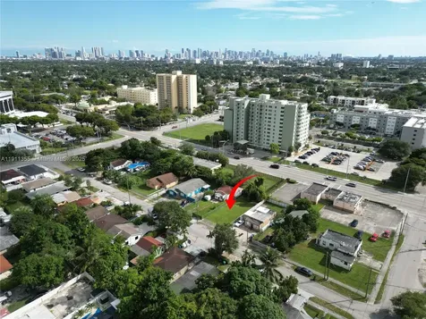 2368 NW 55th Street Miami FL 33142