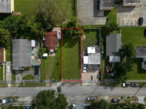 2368 NW 55th Street Miami FL 33142