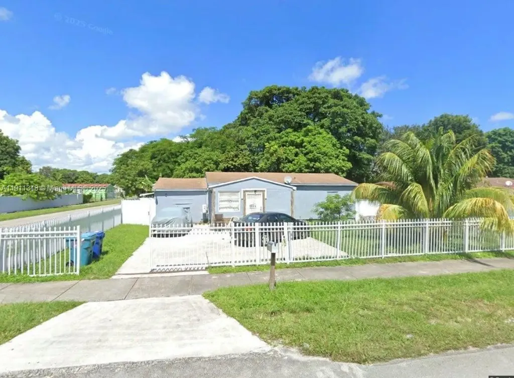 1487 NW 100th Street Miami FL 33147