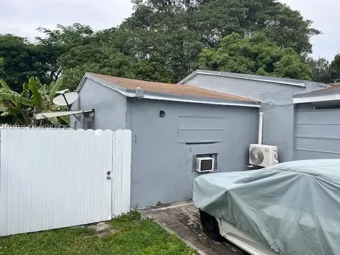 1487 NW 100th Street Miami FL 33147