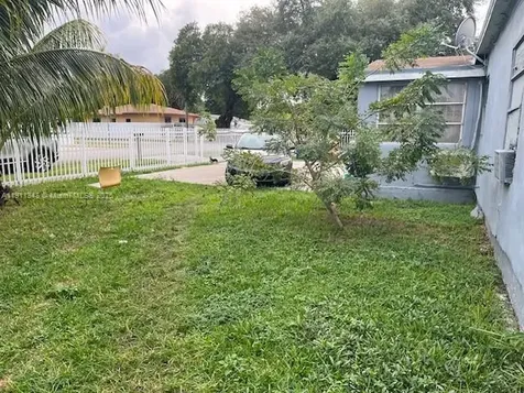 1487 NW 100th Street Miami FL 33147