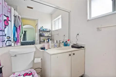 7974 NW 186th Terrace Hialeah FL 33015