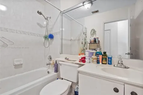 7974 NW 186th Terrace Hialeah FL 33015