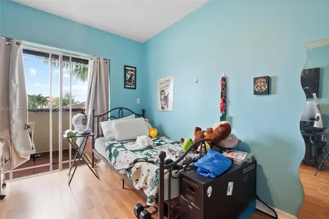 7974 NW 186th Terrace Hialeah FL 33015