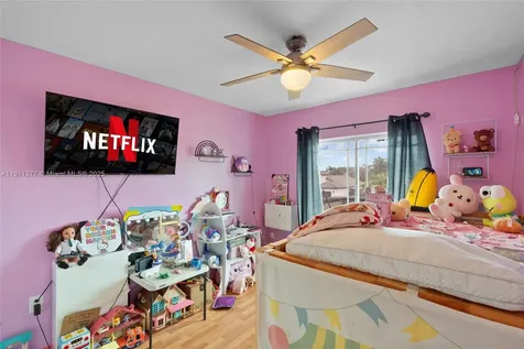 7974 NW 186th Terrace Hialeah FL 33015